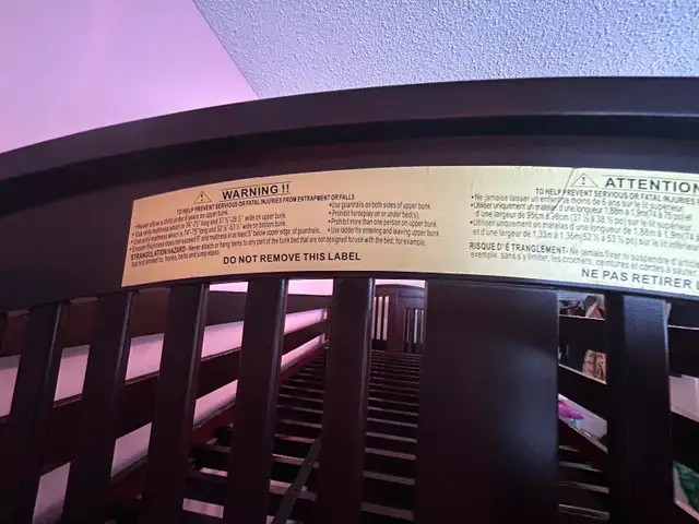 Bunk Bed - twin over full - Photo 8