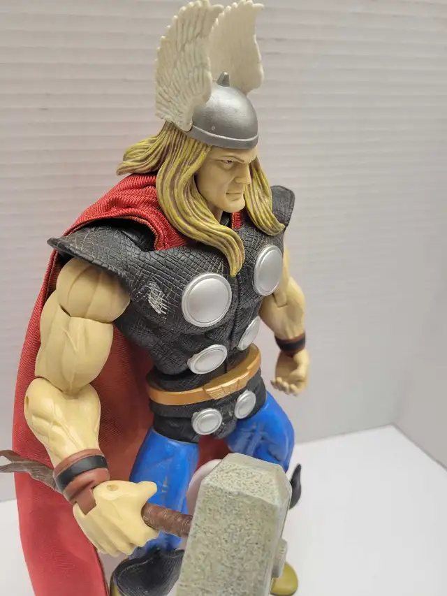 Marvel Icons Thor Figure - Photo 6