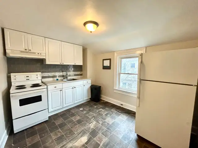 CENTRAL LOCATION 1 Bedroom   Office Downtown! - Photo 2