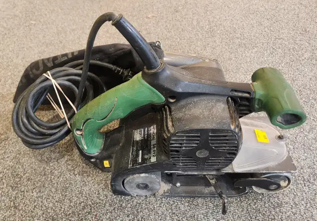 Hitachi Corded Belt Sander SB8V2 with Bag
