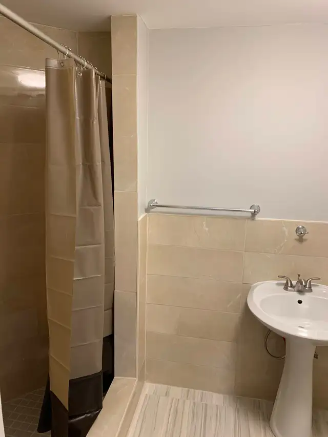 Private Room for Rent in Shared Basement - Photo 4