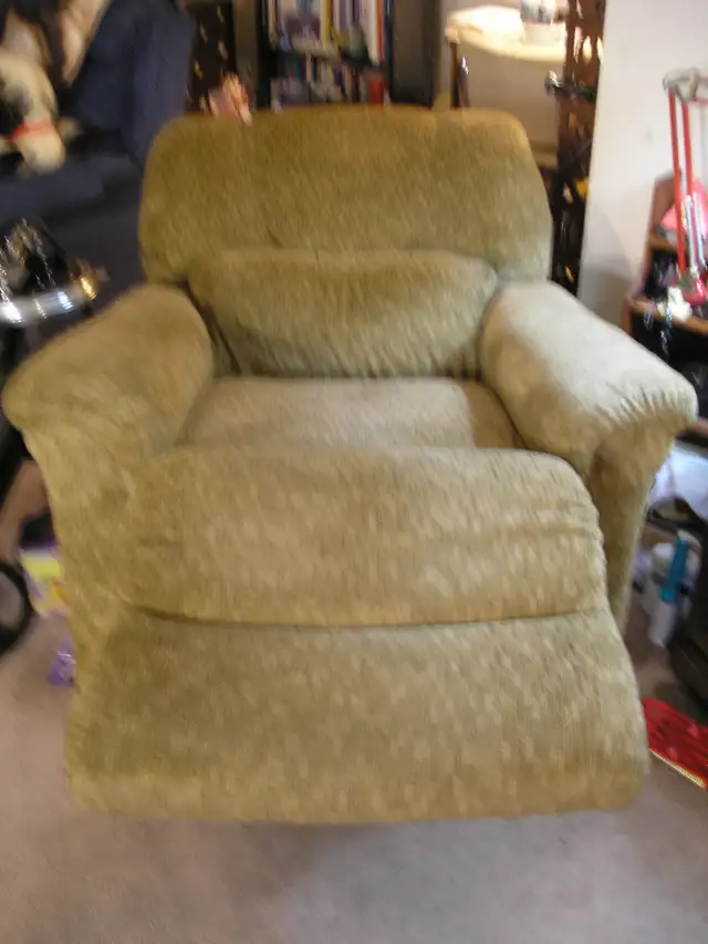La-Z-boy Rocker Recliner Chair - Photo 3