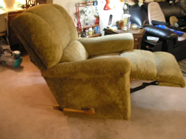 La-Z-boy Rocker Recliner Chair - Photo 4