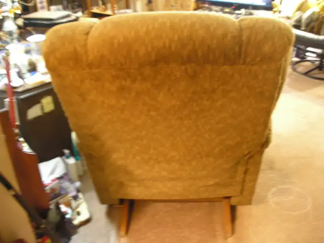 La-Z-boy Rocker Recliner Chair - Photo 5