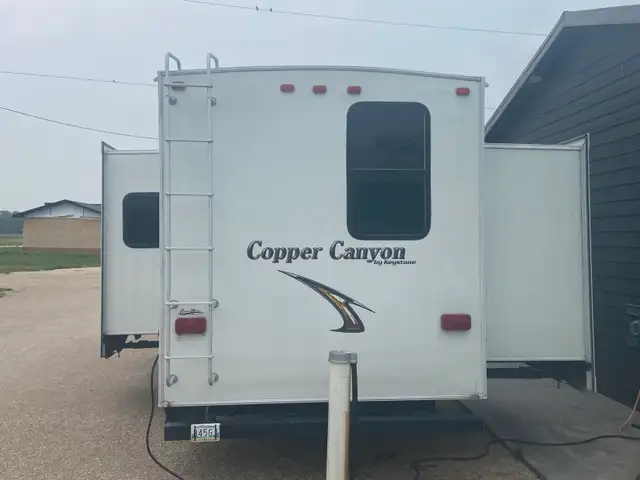 Copper Canyon 5th wheel Camper - Photo 2
