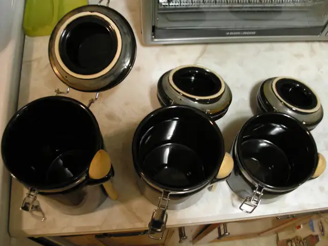 3-piece Canister Set - Photo 3