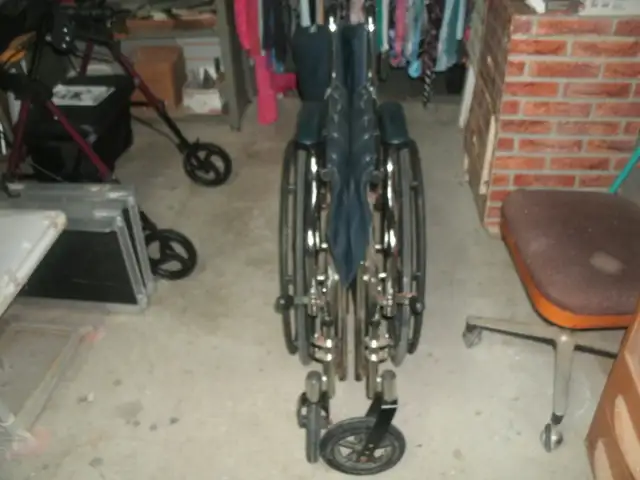 HEAVY DUTY WHEEL CHAIR AND SHOWER BENCH - Photo 2