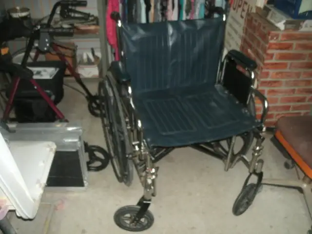 HEAVY DUTY WHEEL CHAIR AND SHOWER BENCH - Photo 3