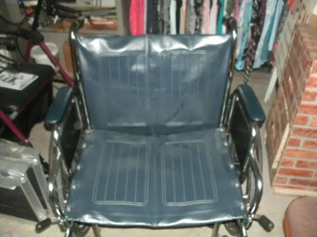 HEAVY DUTY WHEEL CHAIR AND SHOWER BENCH - Photo 5