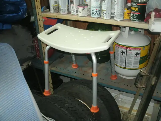 HEAVY DUTY WHEEL CHAIR AND SHOWER BENCH - Photo 6