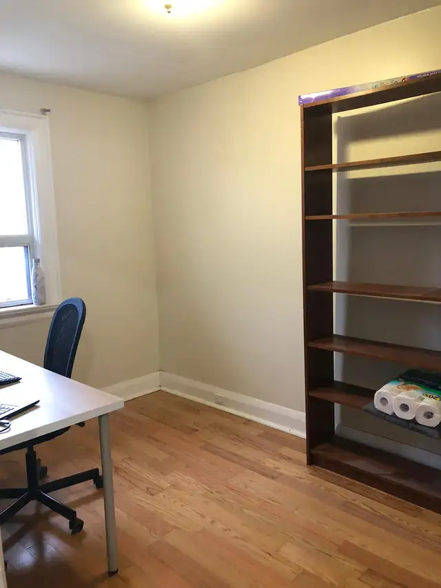 3 Bdrm House-Oakwood LRT/St. Clair W. & Cedarvale Subways - Photo 4