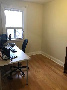 3 Bdrm House-Oakwood LRT/St. Clair W. & Cedarvale Subways - Photo 8
