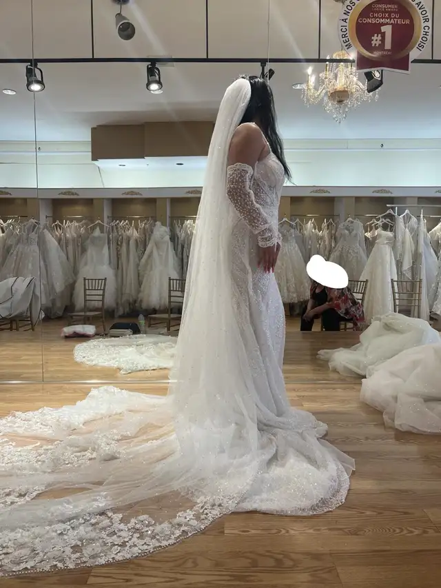 ROBE DE MARRIAGE BLANC GRANDEUR 10 GLOVES VOILE VOIR PHOTO 5000$ - Photo 4