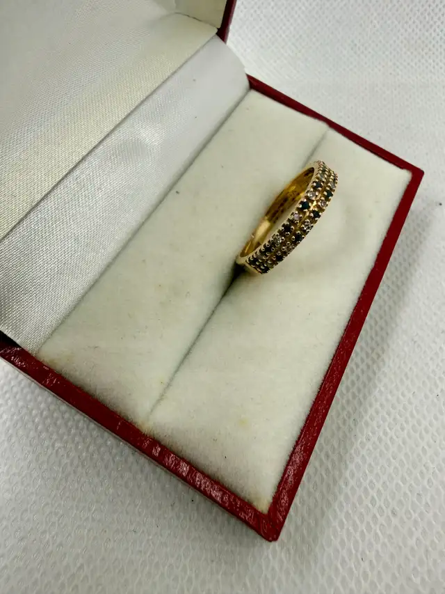 Women's 10K Gold Diamond & Sapphire Band~Size 9 - Photo 2