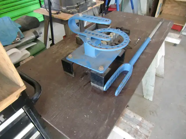 Metal Bender Vevor - Photo 2