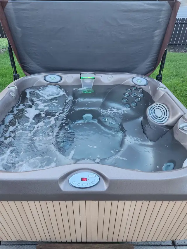 JACCUZZI 335 - Photo 4