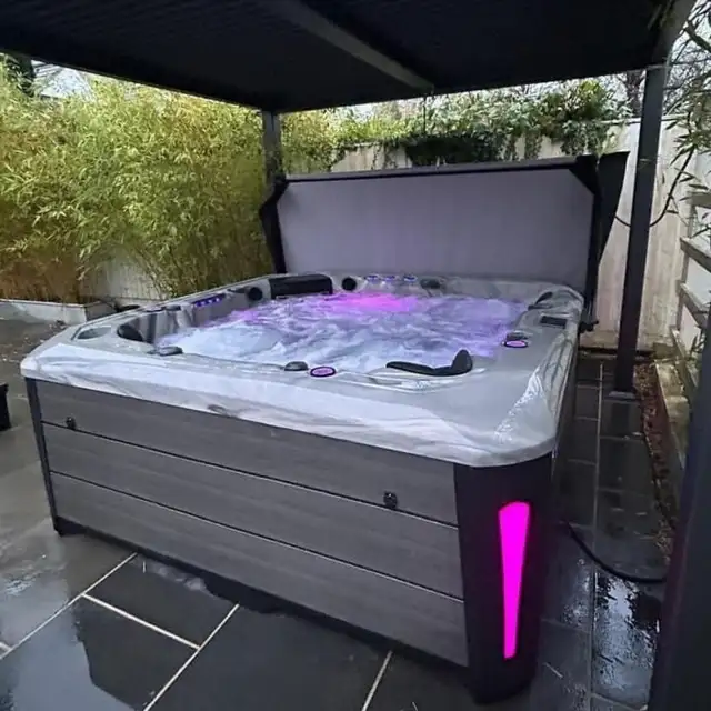 STARGATE HOT TUB FOR SALE - Photo 2