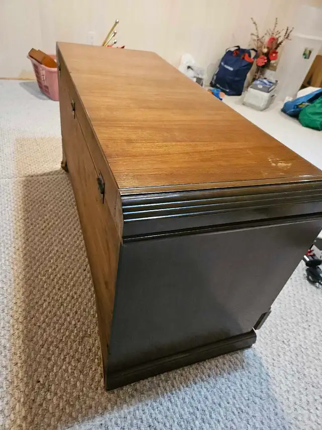 Vintage real Red wood cedar chest - Photo 2