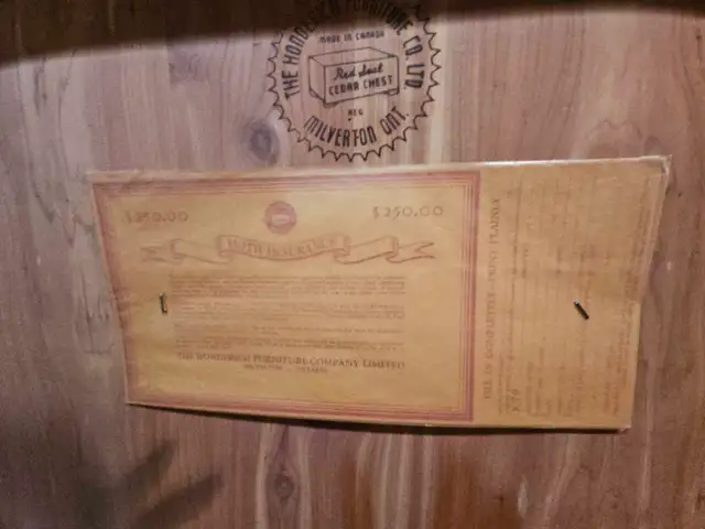 Vintage real Red wood cedar chest - Photo 8