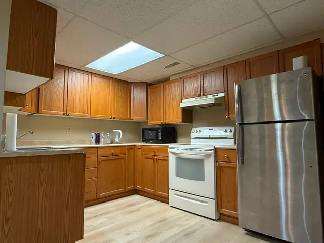 $1,550 – Newly Renovated 2-br Basement Suite in Royal Garden - Photo 7