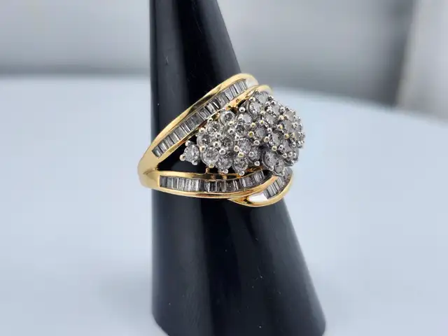 10 Kt. Yellow Gold Cluster Ring - 2.00 ct. (#7522) - Photo 3