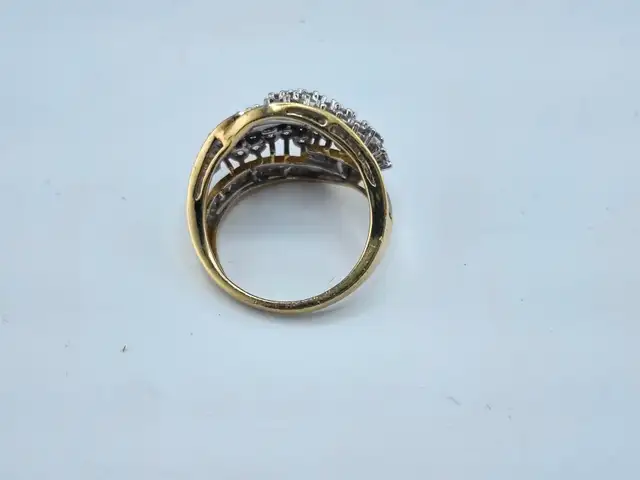 10 Kt. Yellow Gold Cluster Ring - 2.00 ct. (#7522) - Photo 7