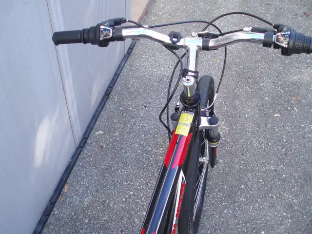 BICYCLE .  MOUNTAIN BIKE - TEEN / ADULT - Photo 2