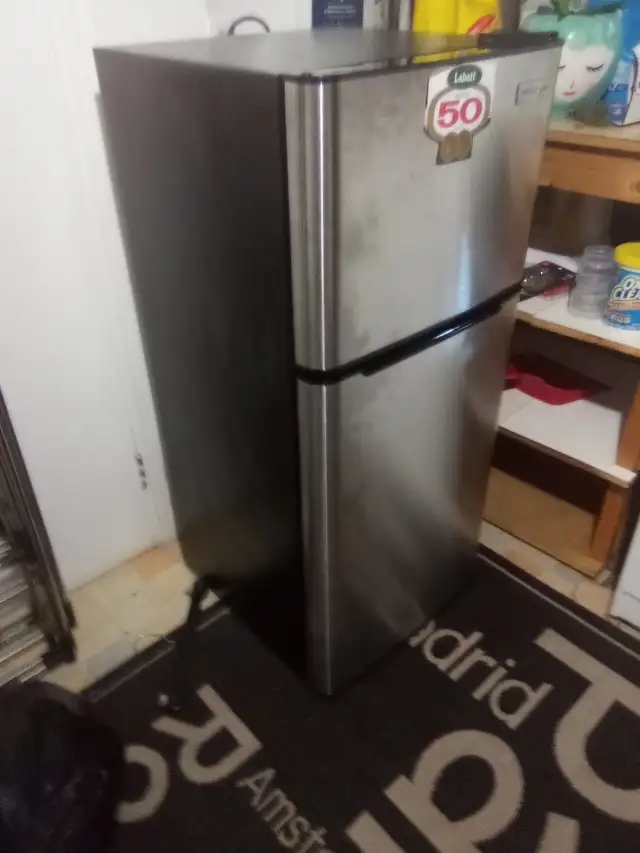 Petit frigidaire a vendre - Photo 2