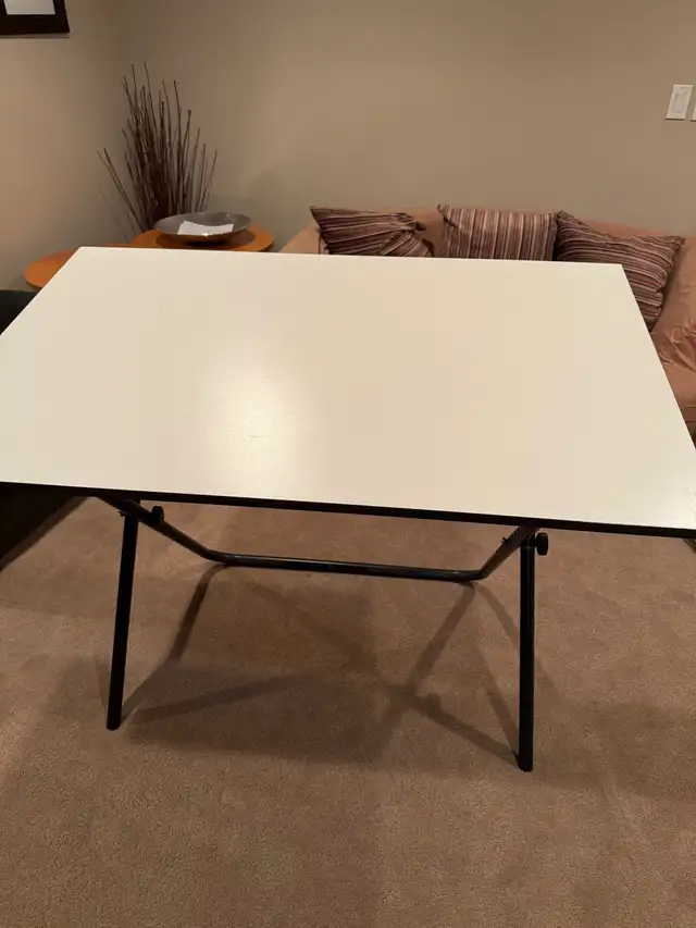 Drafting Table - Photo 2