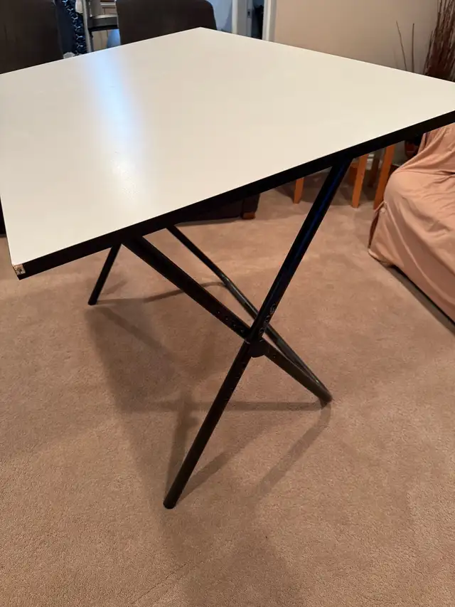 Drafting Table - Photo 4