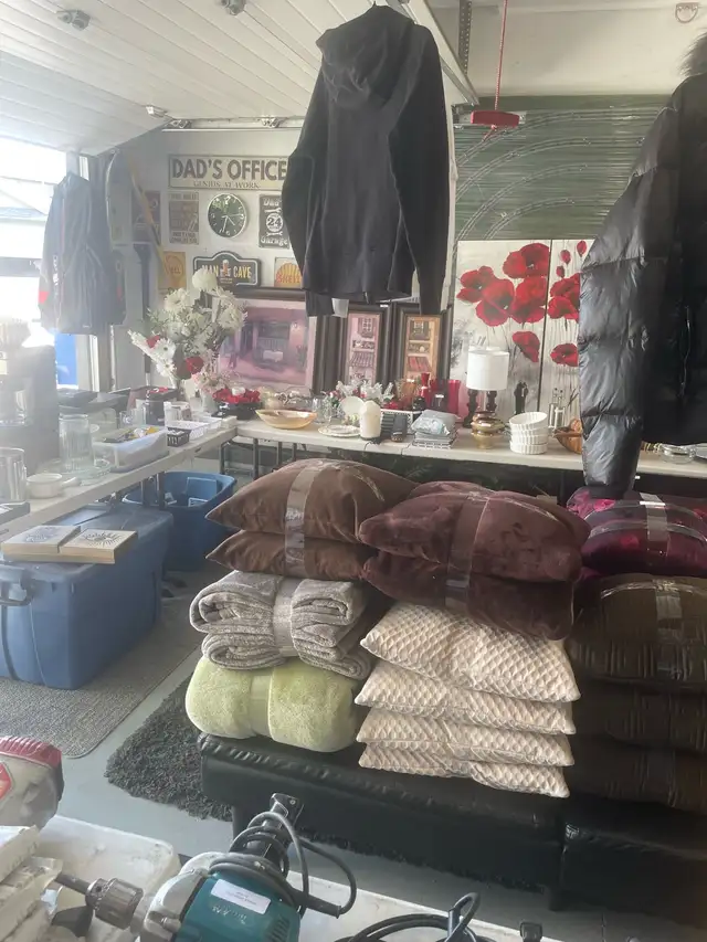 Garage Sale Chestermere - Photo 2