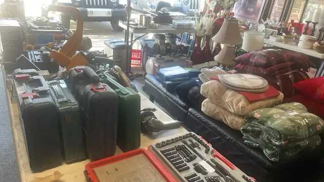 Garage Sale Chestermere - Photo 4