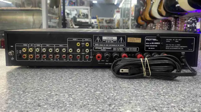 Rotel RA-840BX3 Amplifier - Photo 2
