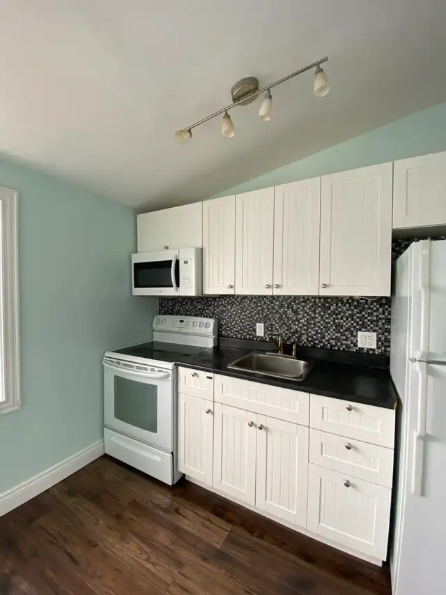 Charlottetown 2-Bedroom apartment for rent on Univer. No Parking