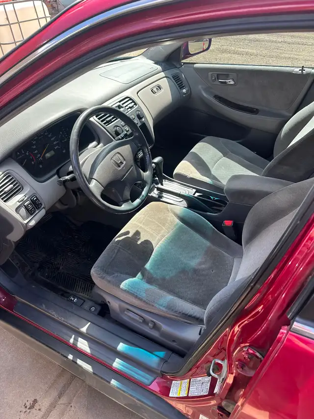 2002 Honda Accord V6. $3000.00 - Photo 2