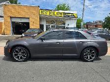2016 Chrysler 300 - Photo 4