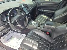 2016 Chrysler 300 - Photo 10