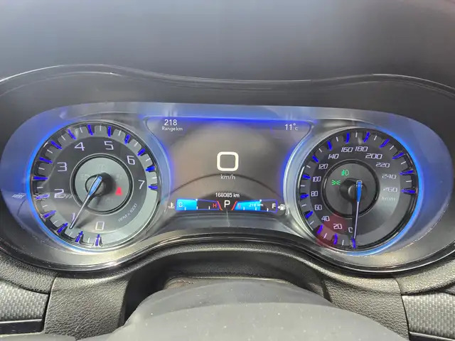 2016 Chrysler 300 - Photo 15