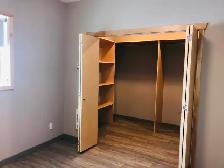 Beautiful like new top floor rental - Photo 5