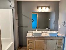 Beautiful like new top floor rental - Photo 7