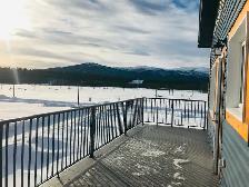 Beautiful like new top floor rental - Photo 10