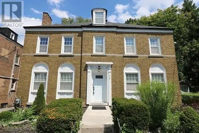 3bdm 2 bath in Forest Hill area of Toronto