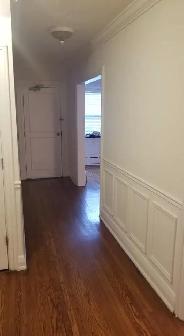 3bdm 2 bath in Forest Hill area of Toronto - Photo 7