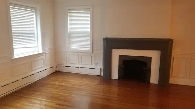 3bdm 2 bath in Forest Hill area of Toronto - Photo 8