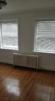 3bdm 2 bath in Forest Hill area of Toronto - Photo 13