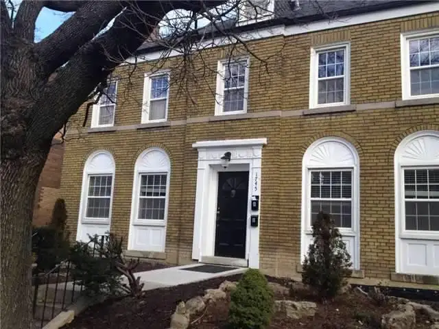 3bdm 2 bath in Forest Hill area of Toronto - Photo 14