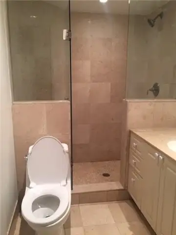 3bdm 2 bath in Forest Hill area of Toronto - Photo 16