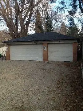 3bdm 2 bath in Forest Hill area of Toronto - Photo 17