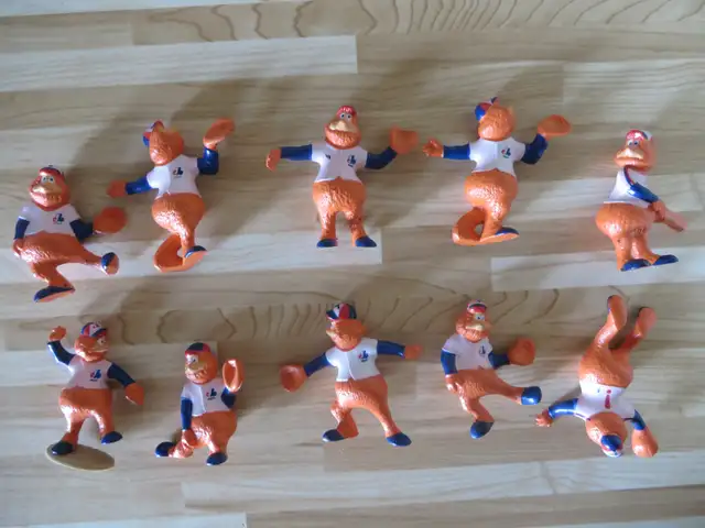 10 FIGURINES YOUPPI  INSIGNE DES EXPOS MTL ANNEE 85/86 TB ETAT - Photo 2