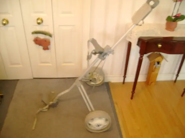 GOLF CLUBS CART  - EXCELLENT  CONDITION - Photo 2